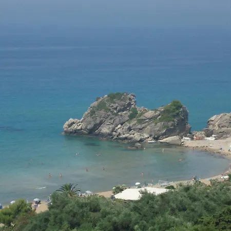With Swimming Pool And Sea View - Beach, Corfu Apartament Pelekas