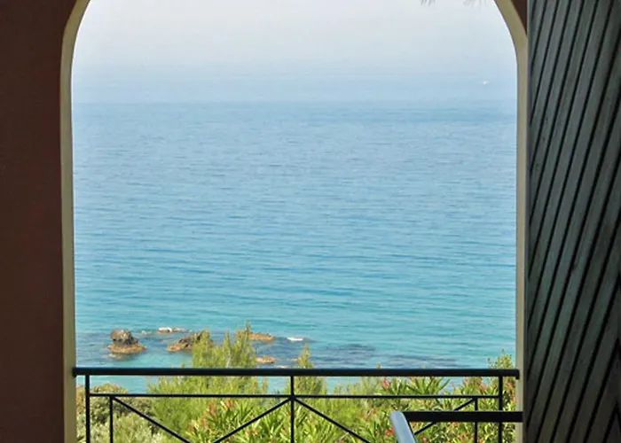 Daire With Swimming Pool And Sea View - Beach, Corfu *
