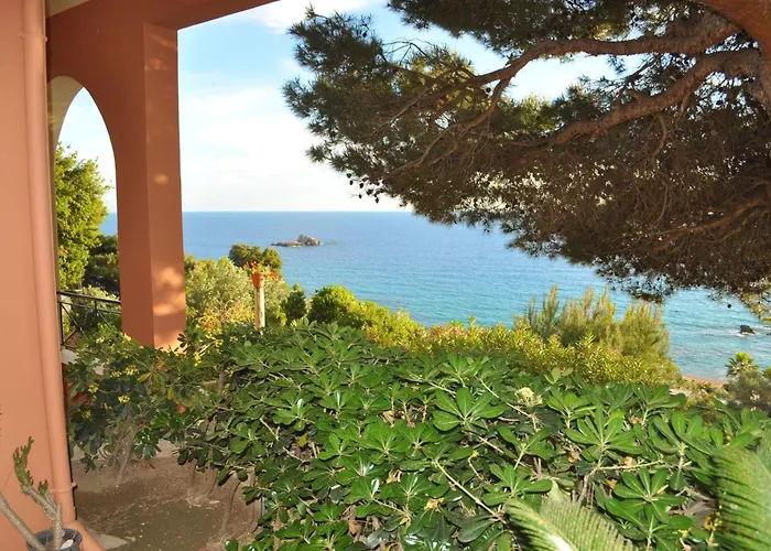 With Swimming Pool And Sea View - Beach, Corfu Daire Pelekas